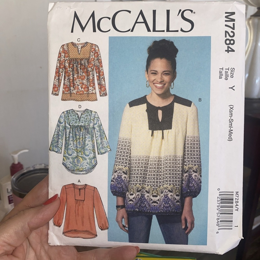 Misses Loose Fit Pullover Top or Tunic Sewing Pattern (Sizes XS-M) McCalls 7284